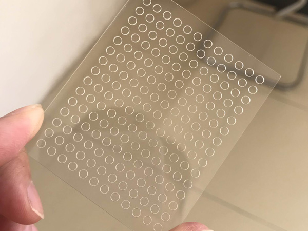 玻璃激光切孔