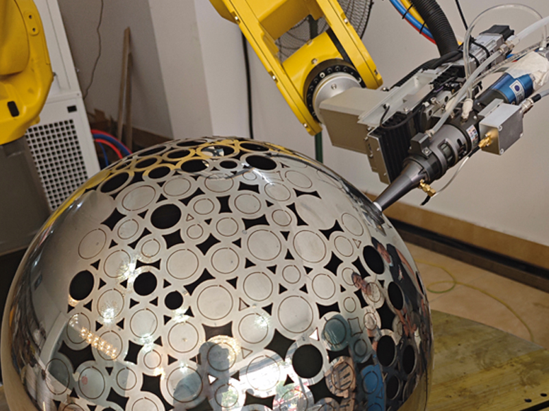 景观雕塑行业金属球体三维激光切孔、镂空